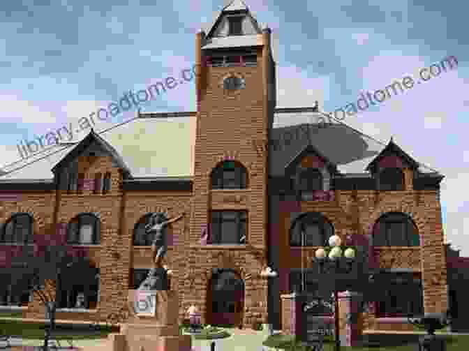 A Black And White Photo Of The Pueblo Union Depot In 1910 Pueblo (Images Of America)