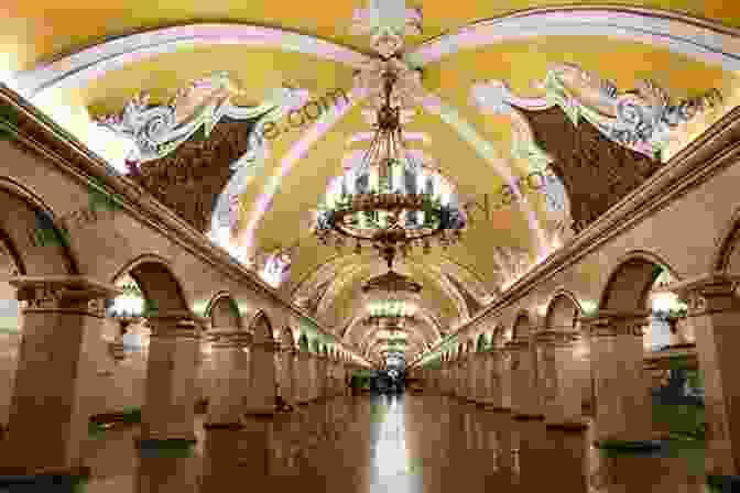 Moscow Metro Station DK Eyewitness Top 10 Moscow (Pocket Travel Guide)